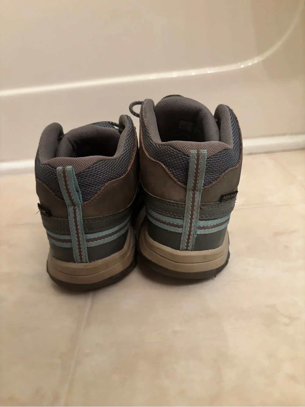 Keen Trail Shoes in Black with Teal Accents